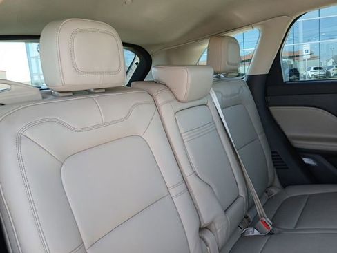 Used 2023 Lincoln Corsair Standard image 10