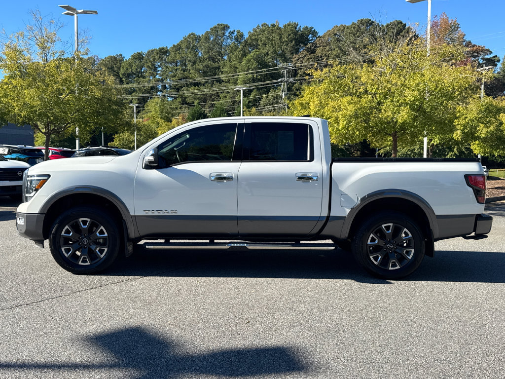 Certified 2024 Nissan Titan Platinum Reserve w/ Moonroof Package AWD/4WD image 11