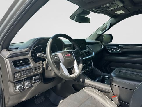 Certified 2023 GMC Yukon SLT w/ SLT Premium Package AWD/4WD image 10