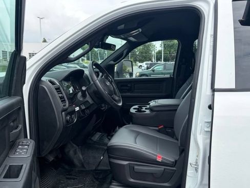 New 2026 RAM 5500 Tradesman w/ Chrome Appearance Group AWD/4WD image 15