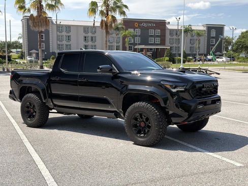 Used 2025 Toyota Tacoma TRD Pro AWD/4WD image 2