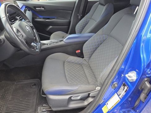 Used 2020 Toyota C-HR XLE FWD image 15