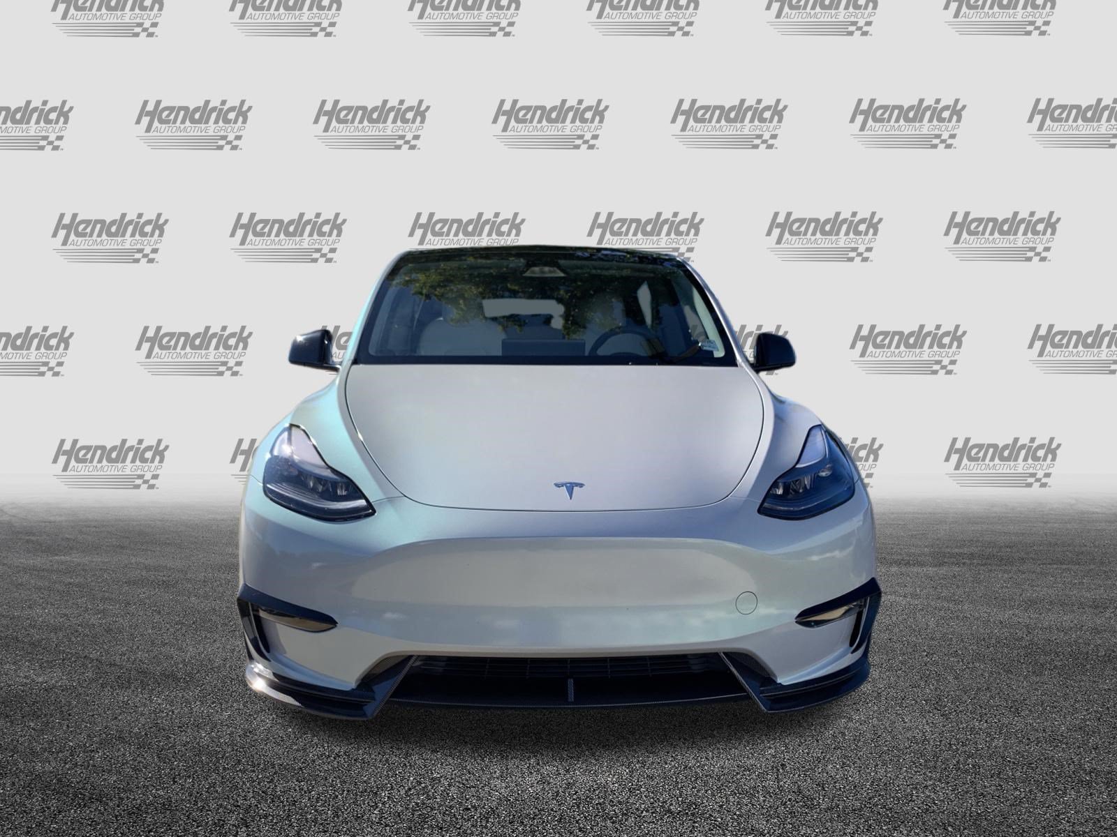 Used 2024 Tesla Model Y Long Range AWD/4WD image 3