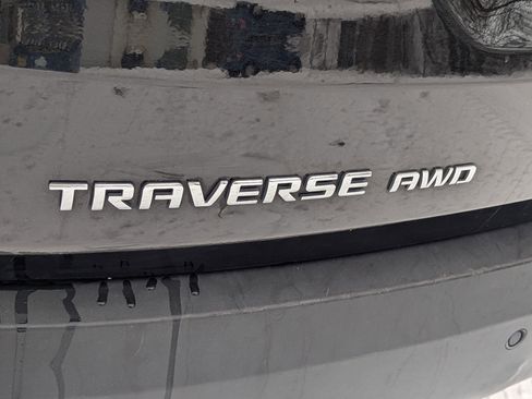 Used 2020 Chevrolet Traverse LT w/ Driver Confidence II Package image 11