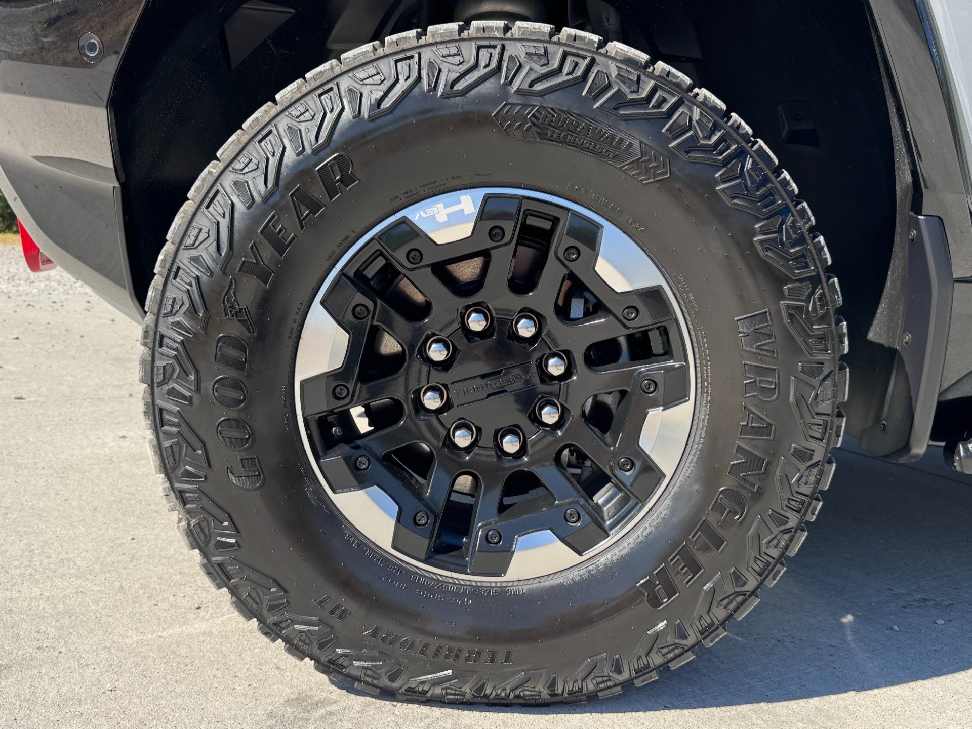 Used 2025 GMC Hummer EV 3X w/ Extreme Off-Road Package AWD/4WD image 94