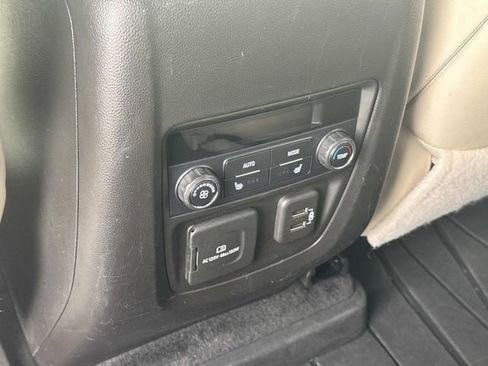 Used 2022 Buick Enclave Premium w/ Experience Buick Package image 18