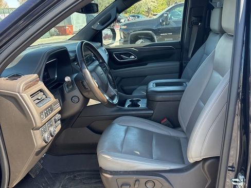 Used 2023 Chevrolet Tahoe Z71 w/ Luxury Package image 8