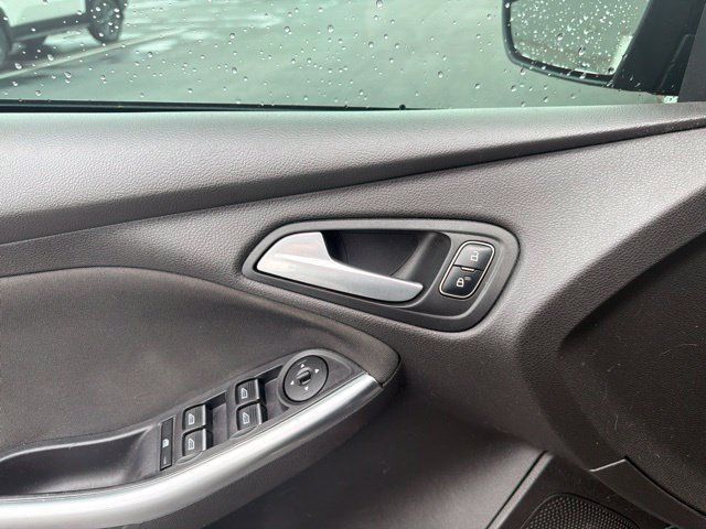 Used 2016 Ford Focus ST FWD image 16
