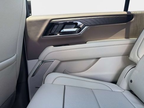 New 2026 GMC Yukon XL Denali w/ Denali Reserve Package AWD/4WD image 14