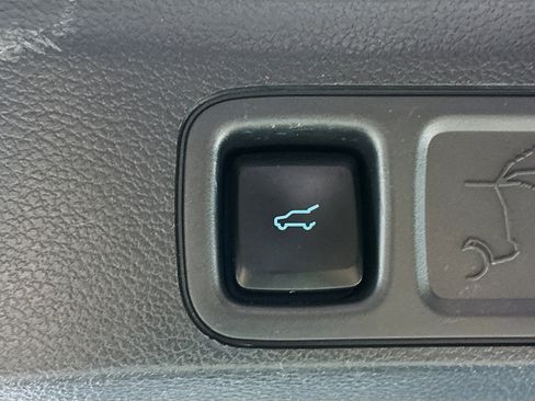 Used 2024 Ford Expedition Max XLT image 31