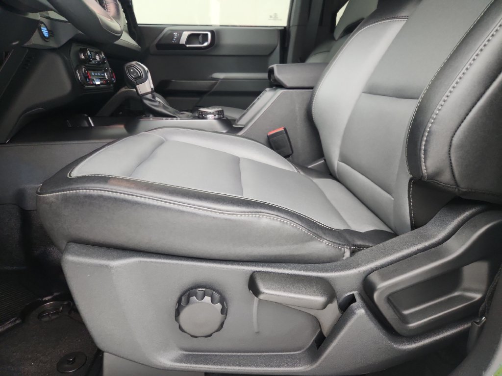 Used 2024 Ford Bronco Everglades AWD/4WD image 22