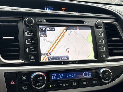 Used 2019 Toyota Highlander Limited Platinum AWD/4WD image 24