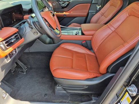 Used 2025 Lincoln Aviator Reserve w/ Jet Appearance Package AWD/4WD image 16
