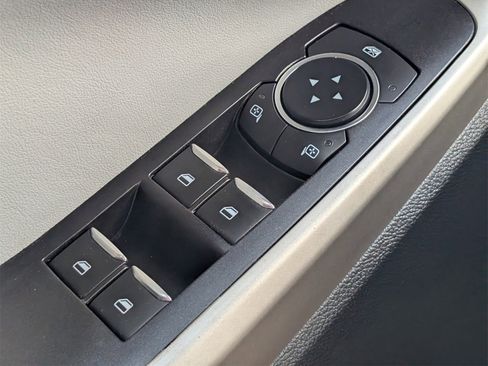 Used 2021 Ford Explorer XLT w/ Equipment Group 202A image 23