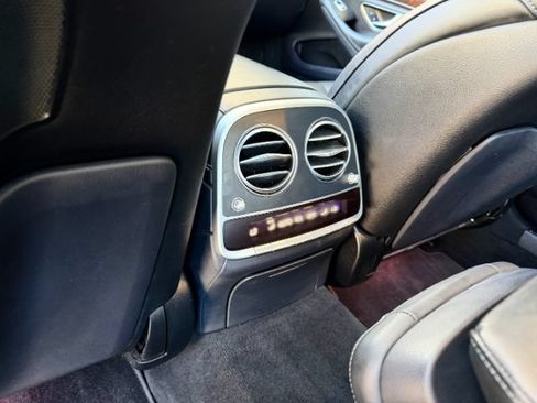 Used 2018 Mercedes-Benz S 560 4MATIC Sedan image 17