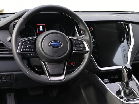 Used 2025 Subaru Outback Premium image 12