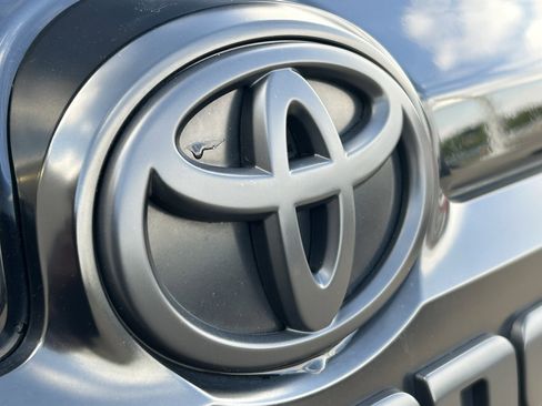Used 2023 Toyota 4Runner TRD Off-Road Premium w/ Moonroof Package AWD/4WD image 7