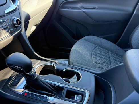 Used 2024 Chevrolet Equinox LT image 31