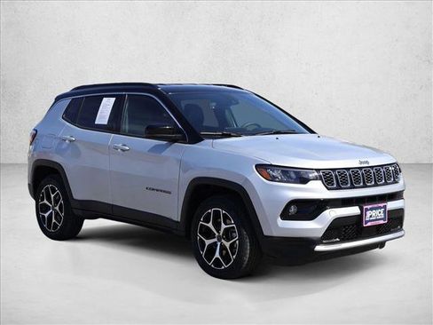 Used 2025 Jeep Compass Limited AWD/4WD image 3
