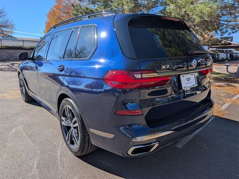 Used 2022 BMW X7 M50i image 3