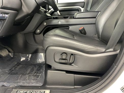 Used 2023 Land Rover Defender 110 X-Dynamic SE image 12