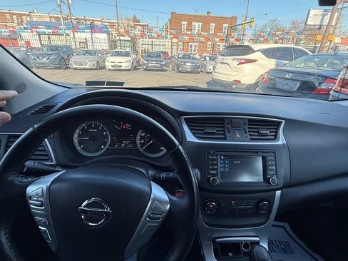 Used 2015 Nissan Sentra SR w/ Navigation Package FWD image 9
