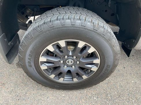 Used 2018 Nissan Titan PRO-4X w/ Pro-4x Convenience Package AWD/4WD image 32