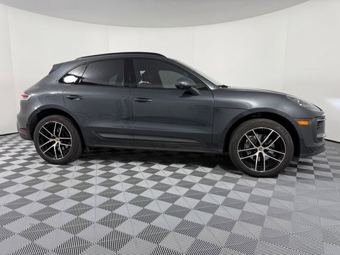 Used 2024 Porsche Macan image 8