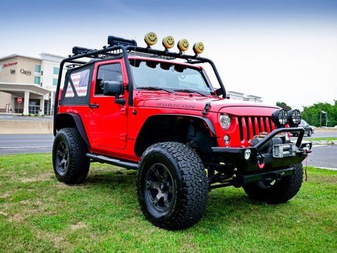 Used 2018 Jeep Wrangler Rubicon w/ Power Convenience Group image 3