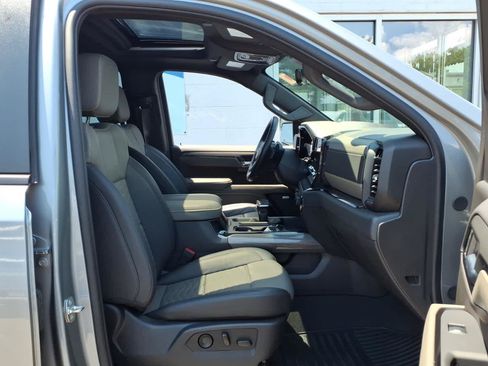 Used 2024 Chevrolet Silverado 1500 ZR2 w/ Technology Package AWD/4WD image 21
