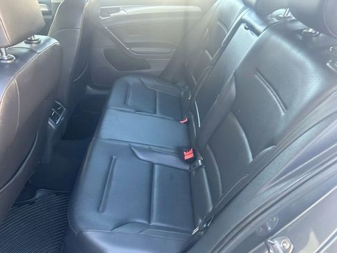 Used 2015 Volkswagen Golf TDI S image 20