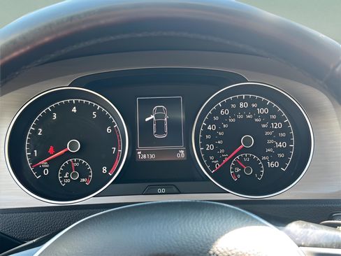 Used 2017 Volkswagen Golf Wolfsburg Edition FWD image 12