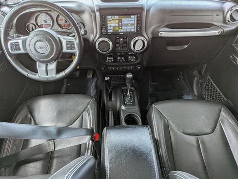 Used 2017 Jeep Wrangler Unlimited Rubicon image 18
