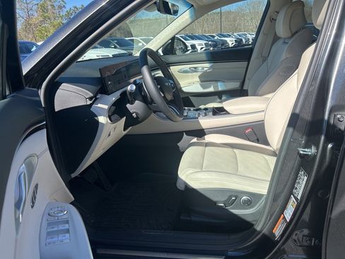 Used 2026 Genesis GV70 2.5T Advanced image 9