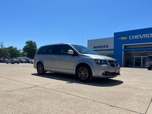 Used 2019 Dodge Grand Caravan GT FWD image 1