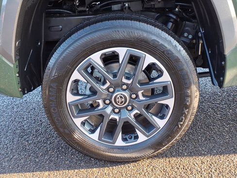 Used 2022 Toyota Tundra Limited image 8