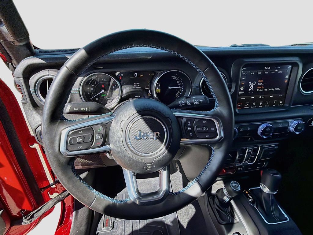 Used 2021 Jeep Wrangler Unlimited Rubicon 4xe w/ Cold Weather Group AWD/4WD image 11