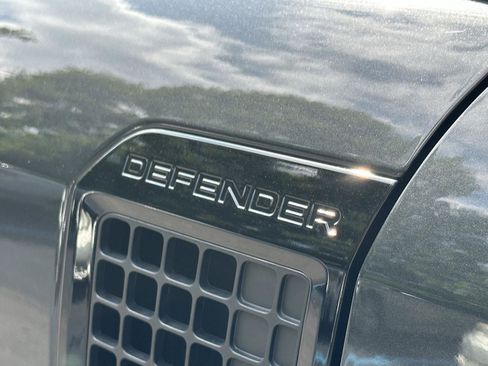 Used 2025 Land Rover Defender 110 X-Dynamic SE AWD/4WD image 10