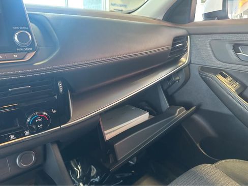 Used 2021 Nissan Rogue SV AWD/4WD image 26