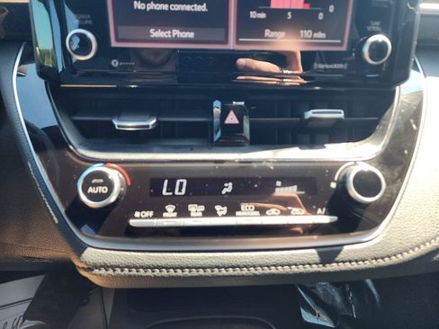 Used 2022 Toyota Corolla SE FWD image 18