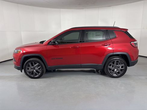 New 2026 Jeep Compass Latitude AWD/4WD image 5
