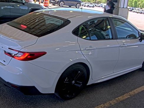 Used 2025 Toyota Camry SE FWD image 6