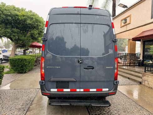 Used 2019 Mercedes-Benz Sprinter 144 image 6