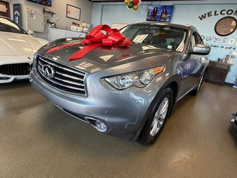Used 2016 INFINITI QX70 2WD w/ Premium Package image 6