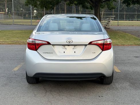 Used 2015 Toyota Corolla LE FWD image 4
