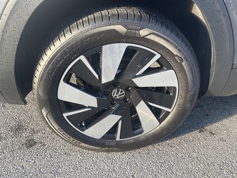 Used 2024 Volkswagen Atlas Cross Sport SE image 7