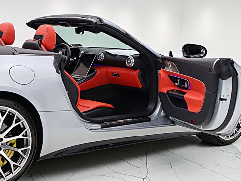 Used 2024 Mercedes-Benz SL 63 AMG 4MATIC image 13