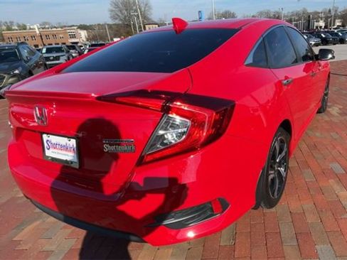 Used 2016 Honda Civic Touring image 9