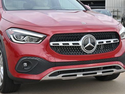 Used 2021 Mercedes-Benz GLA 250 w/ Premium Package image 27