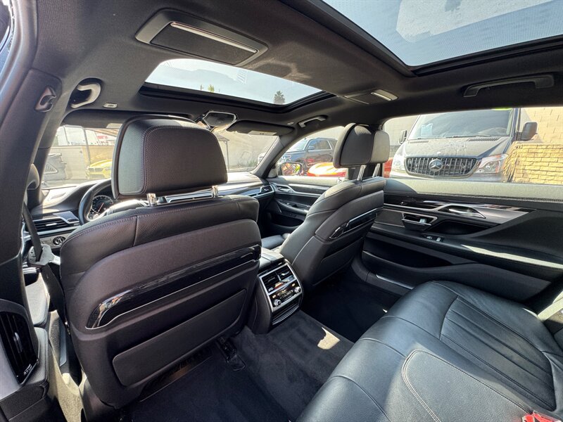 Used 2019 BMW 740i w/ M Sport Package RWD image 28